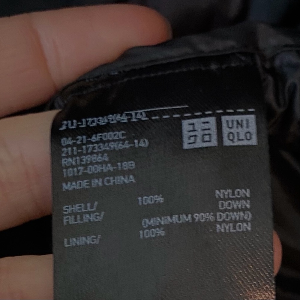 Uniqlo Black Light Weight Water Resistant Down Filled Puffer Quilted Vest XL - Picture 10 of 10